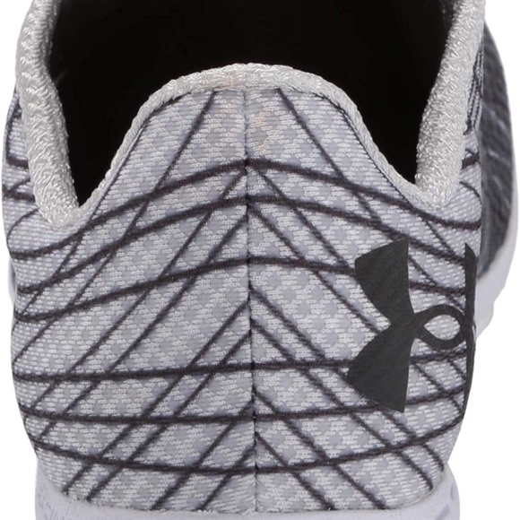 Men’s track, running shoes, Under Armour, like new. - Picture 10 of 12